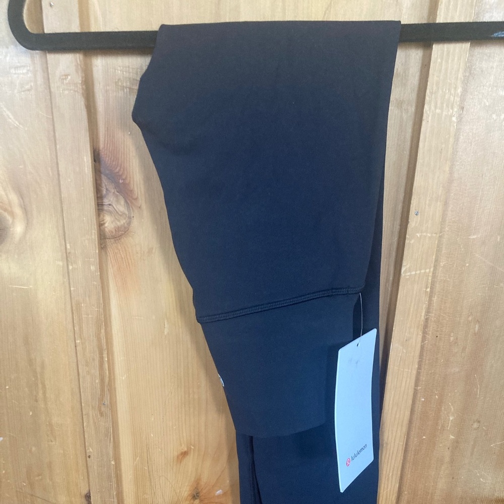 NWT Lululemon high rise wunder under 28”